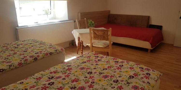 3-Bettzimmer im Altbau