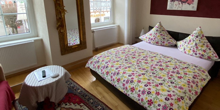4-Bettzimmer im Altbau